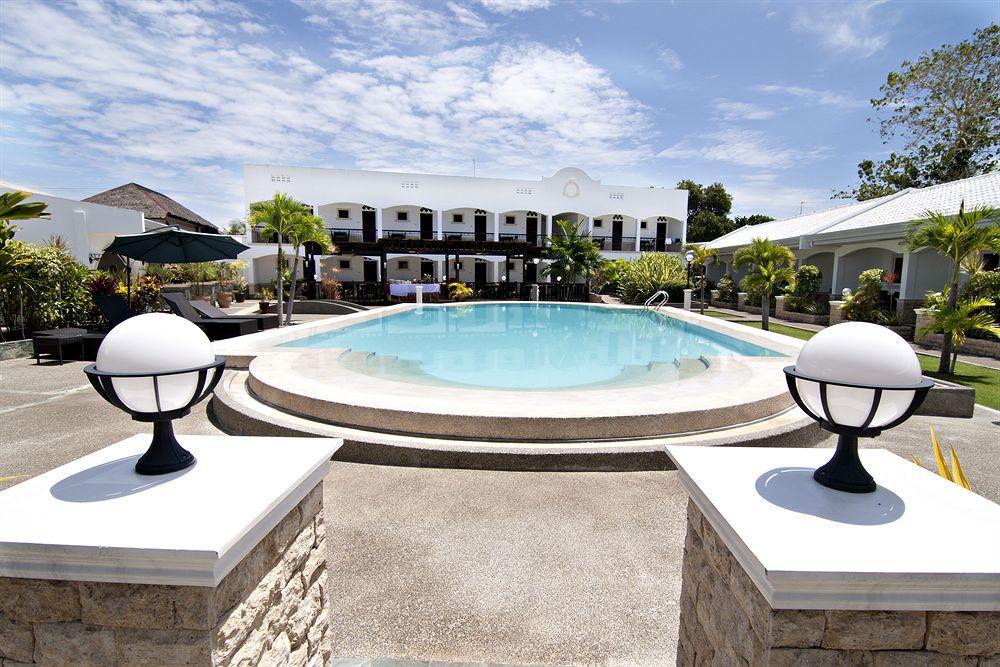 Panglao Regents Park Resort Bagian luar foto
