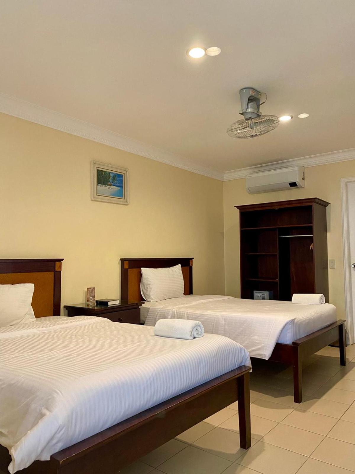 Panglao Regents Park Resort Bagian luar foto