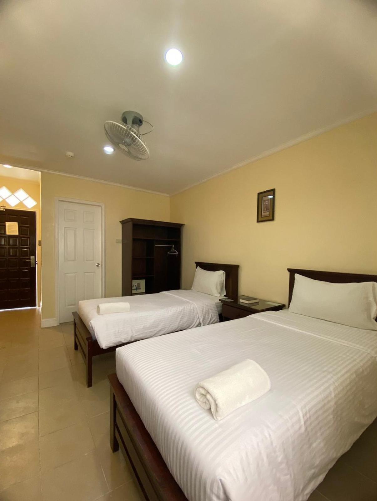 Panglao Regents Park Resort Bagian luar foto