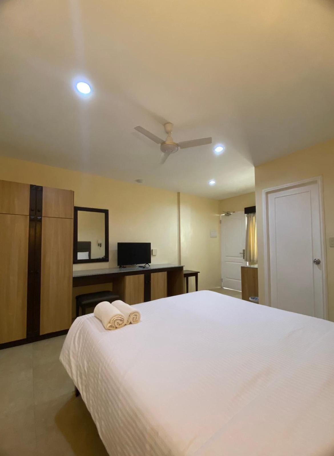 Panglao Regents Park Resort Bagian luar foto