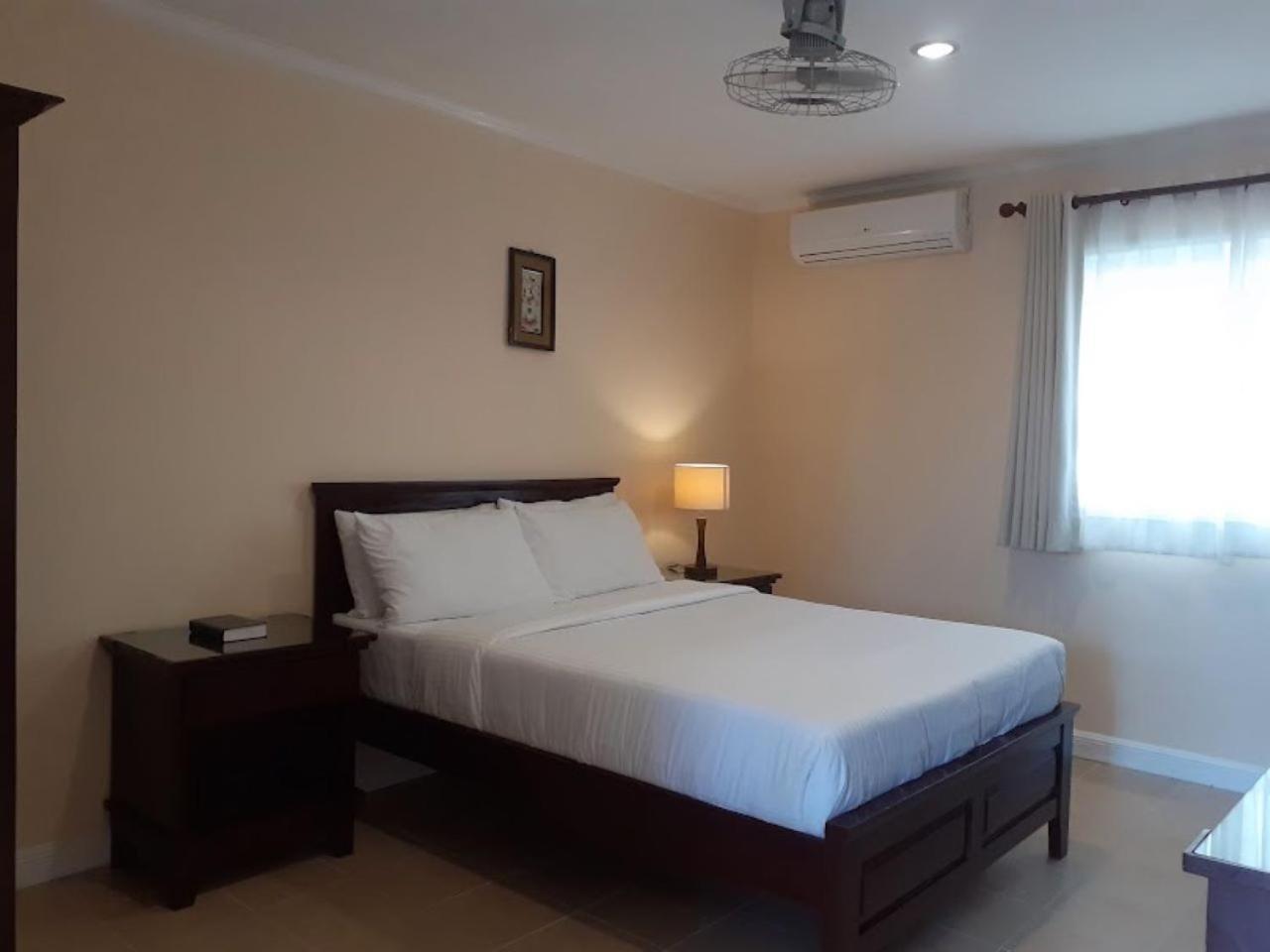 Panglao Regents Park Resort Bagian luar foto