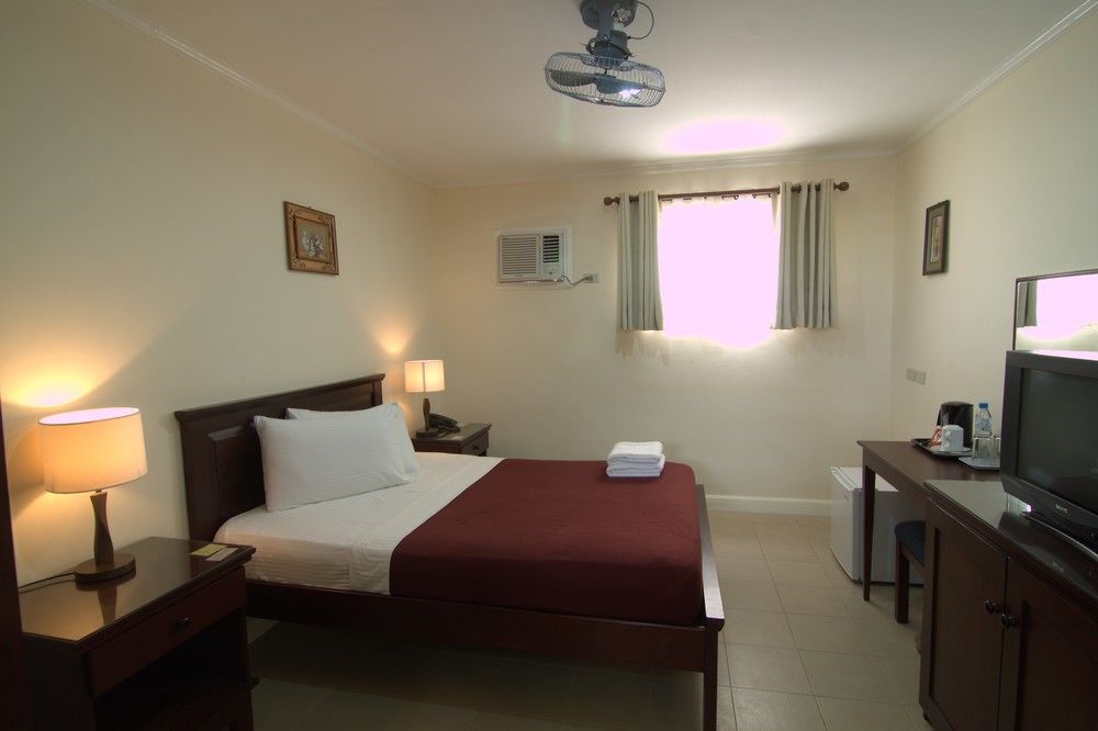 Panglao Regents Park Resort Bagian luar foto