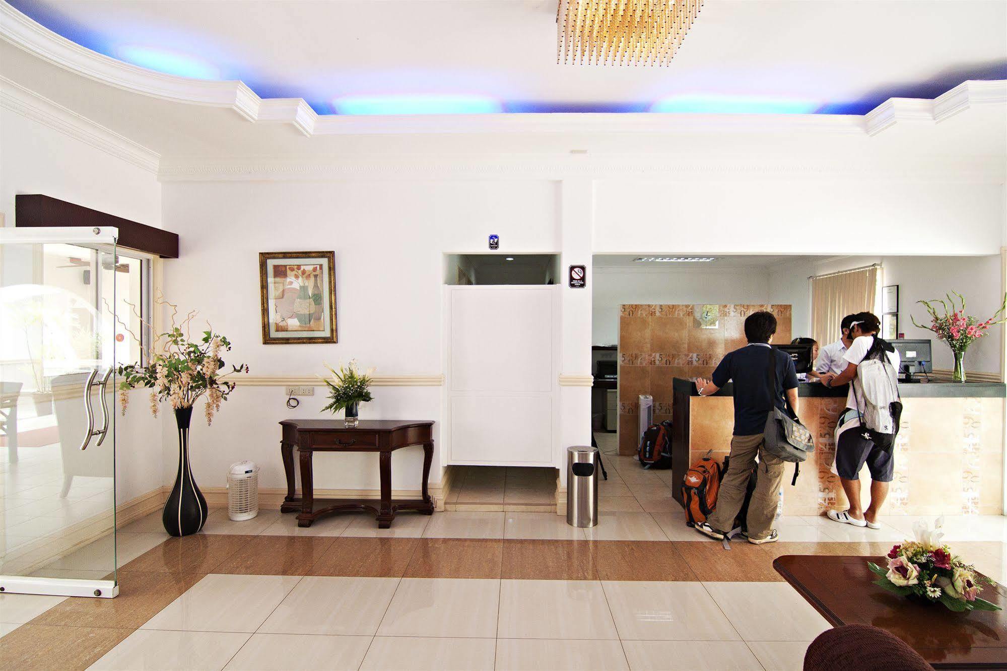 Panglao Regents Park Resort Bagian luar foto