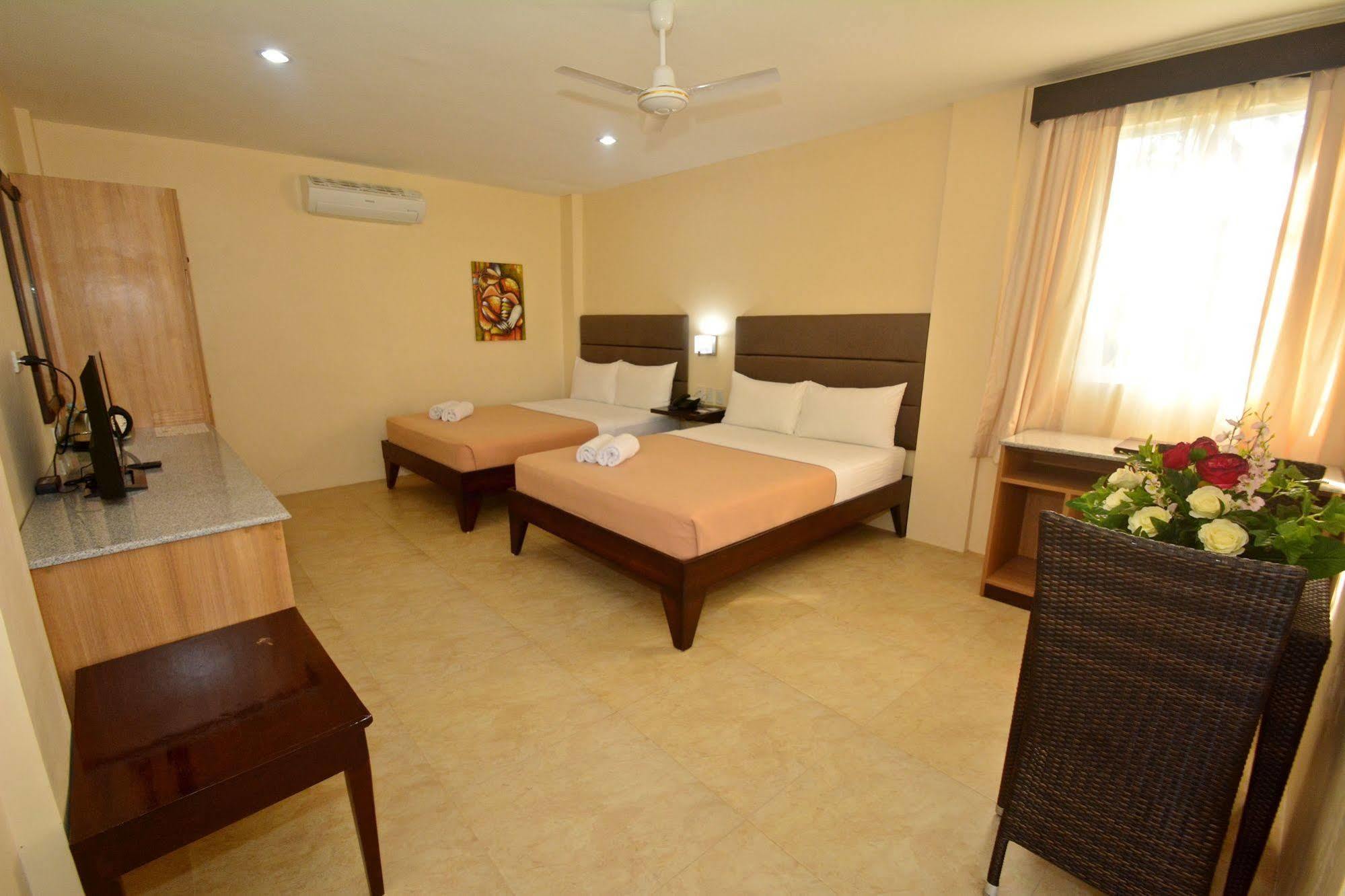 Panglao Regents Park Resort Bagian luar foto