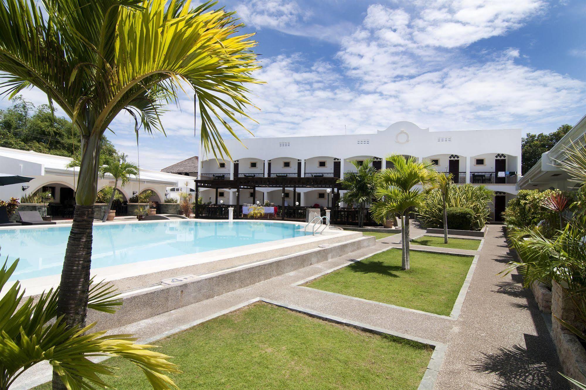 Panglao Regents Park Resort Bagian luar foto